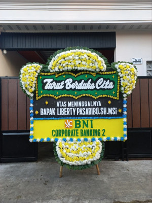 Papan Bunga Duka di Juru Banu